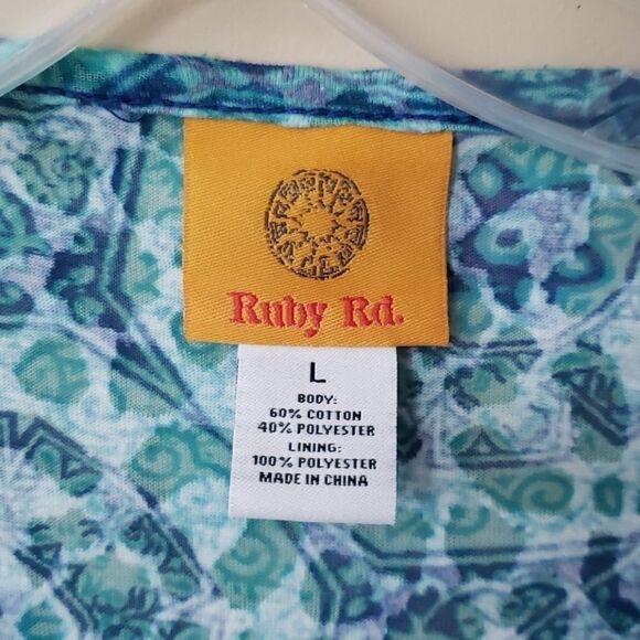 Large tee   - Picture 2 of 3